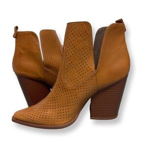 Qupid Faux Leather Ankle Booties Women’s 10